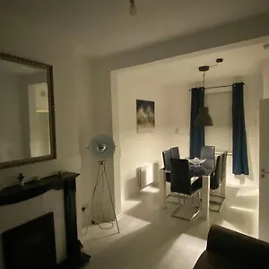 Bed & Breakfast Nansen House Next To Royal Hospital, Belfast