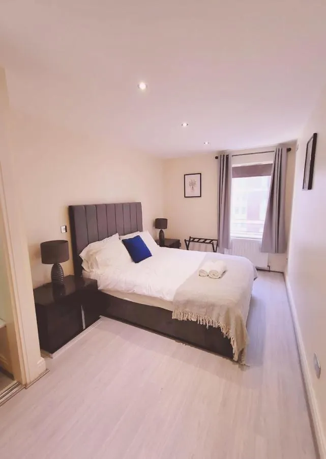 Central City Apartment - Free Parking Belfast