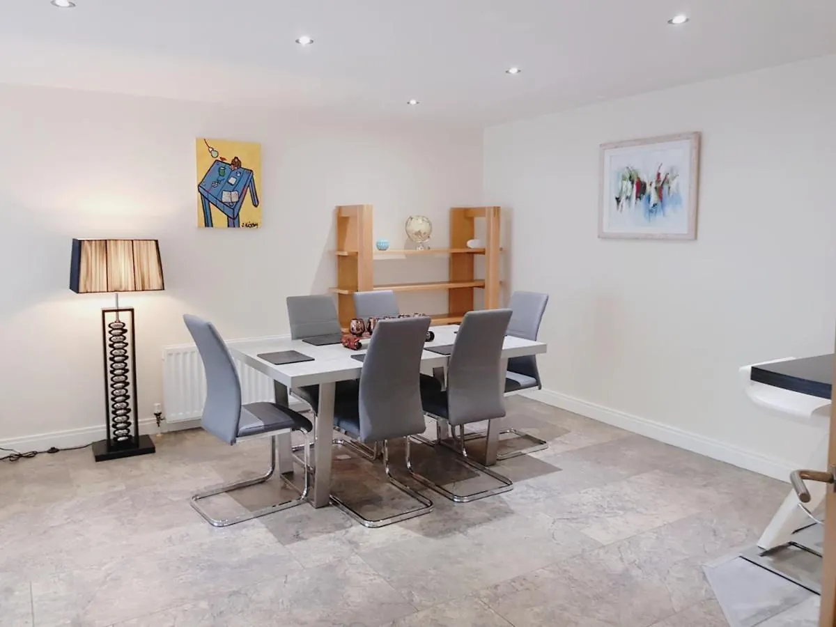 Central City Apartment - Free Parking United Kingdom